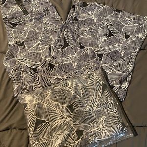 Women’s Brand New Size XL Wide Leg Palazzo Pants
92% Polyester 8% Spandex,